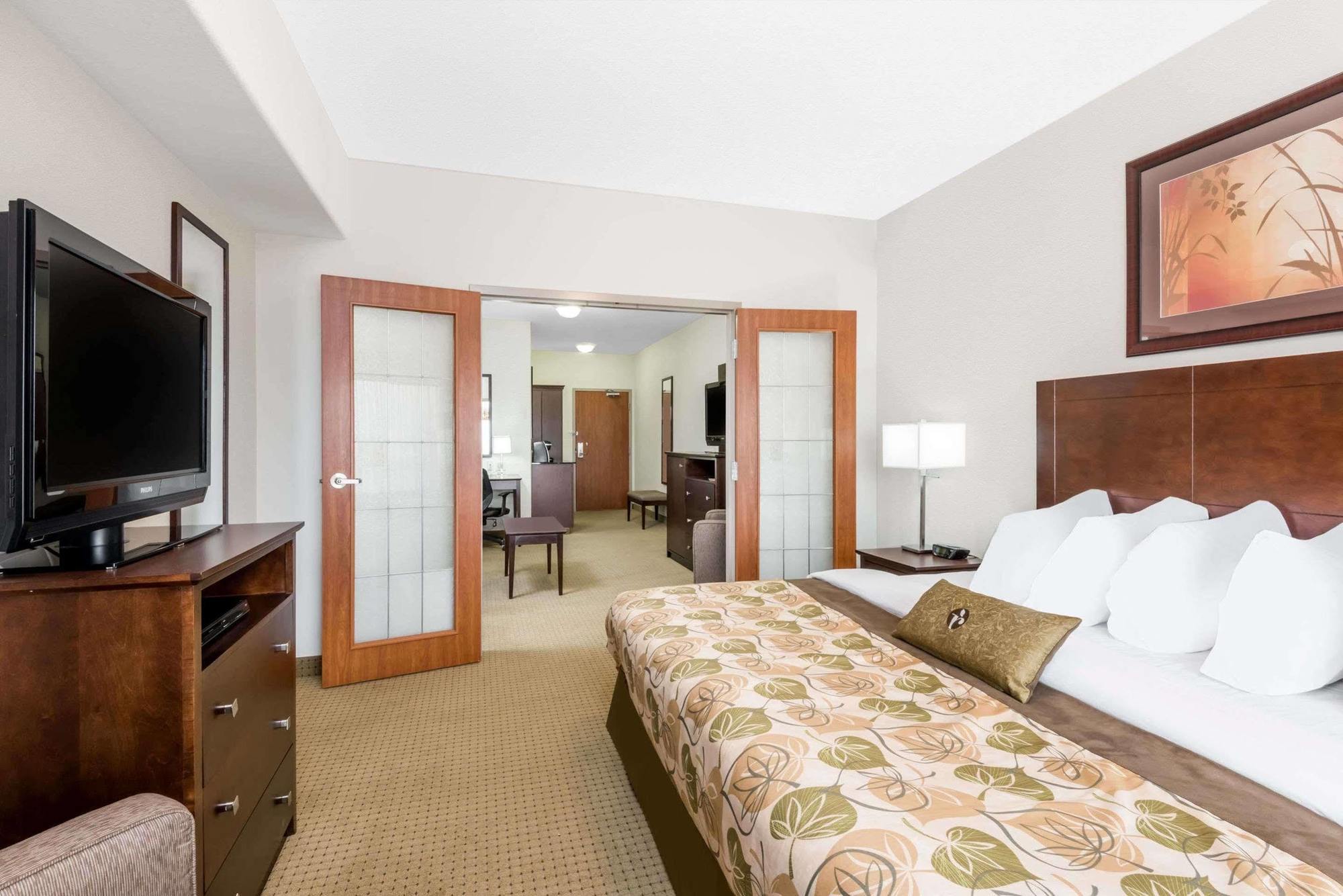 Hotel Ramada By Wyndham Olds Exterior foto